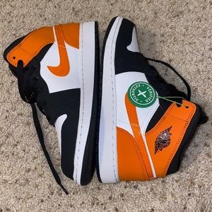 Jordan 1 Mid